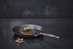 BLACK IRON pánev 30 cm